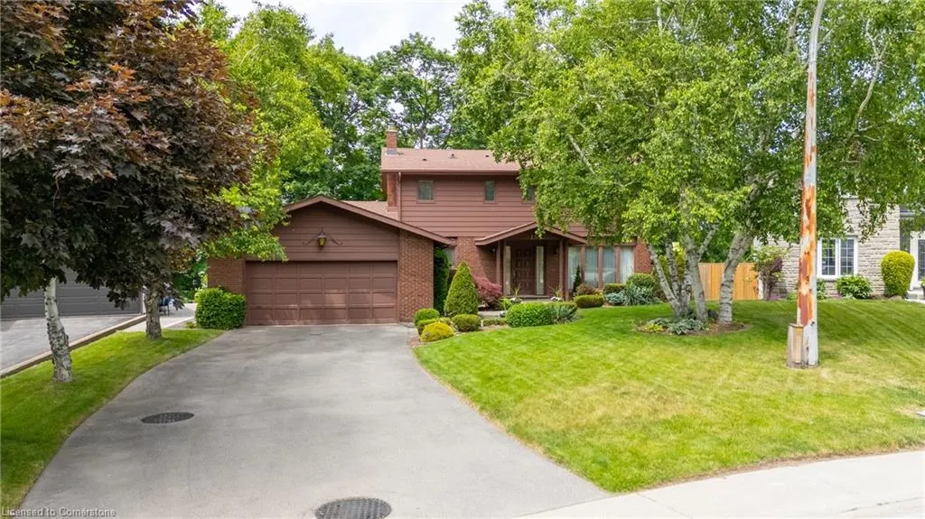 13 Leslie Drive