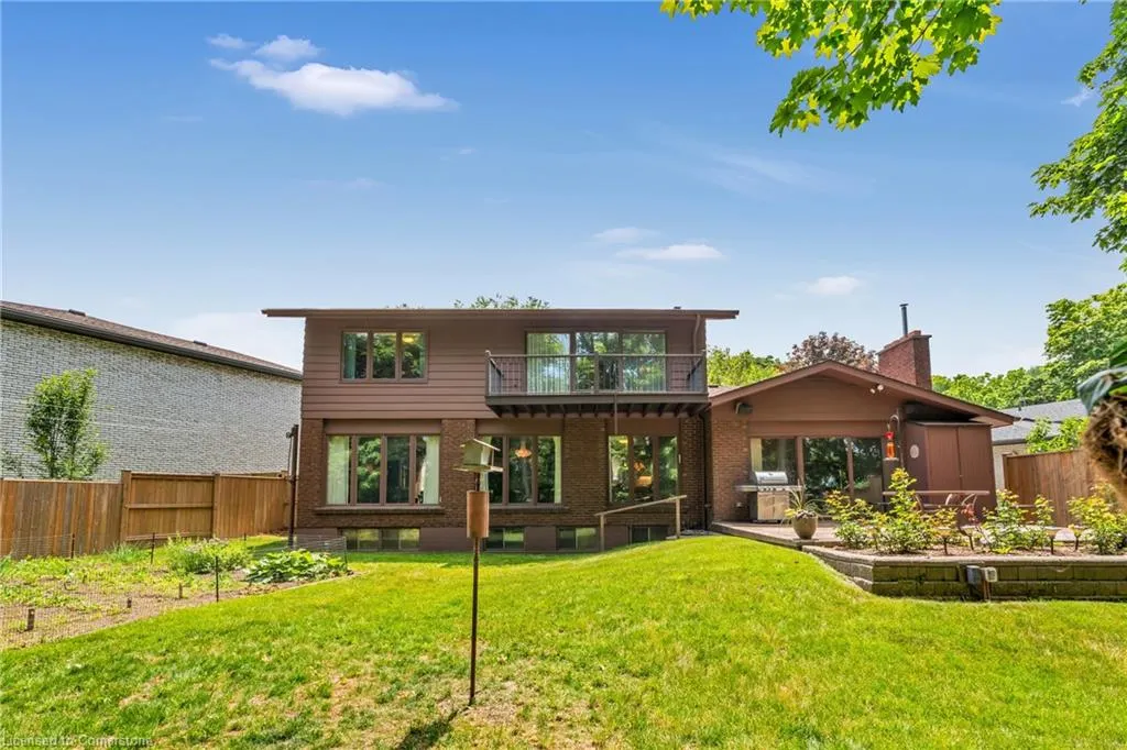 13 Leslie Drive