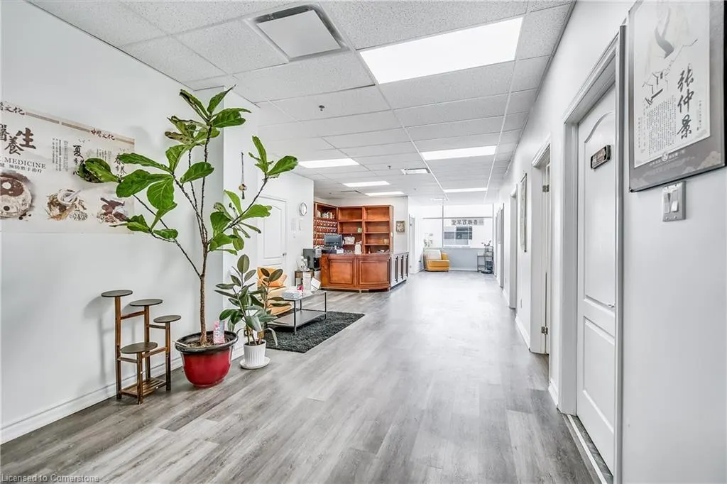 1040 Garner Road W, #207