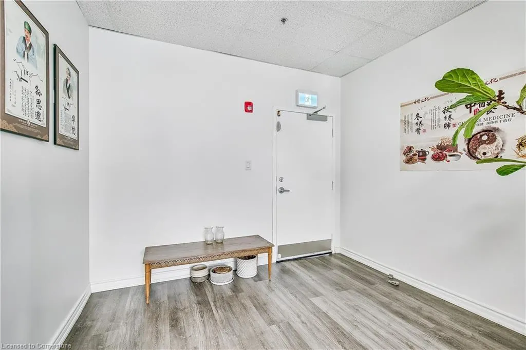 1040 Garner Road W, #207