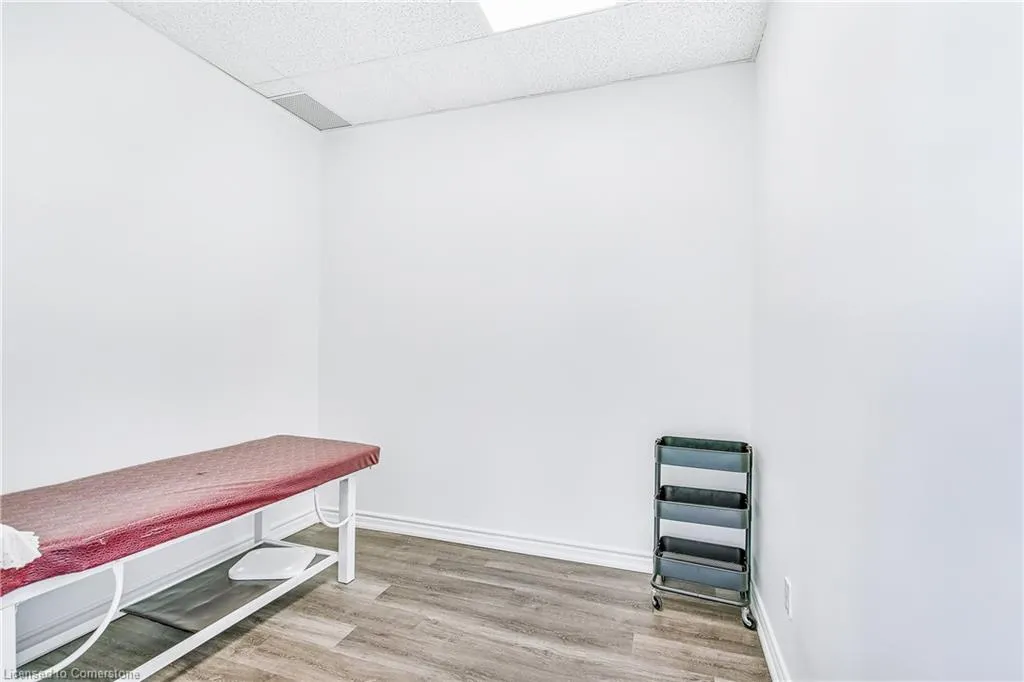 1040 Garner Road W, #207