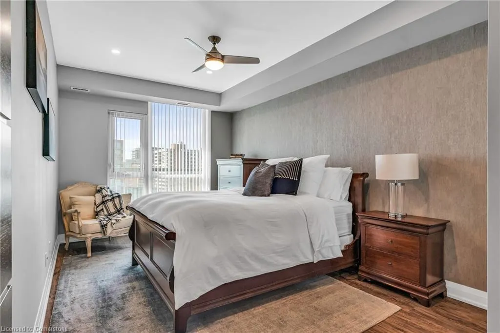 1 Hurontario Street, #609