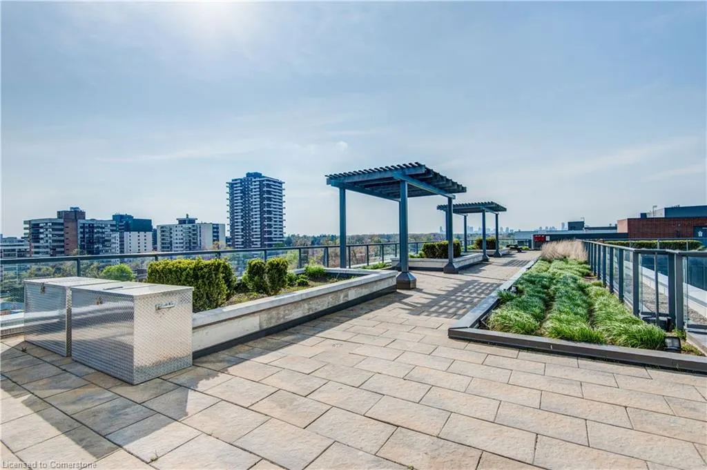 1 Hurontario Street, #609