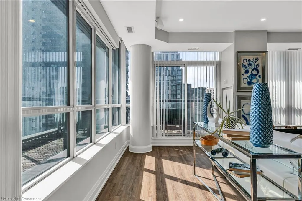 1 Hurontario Street, #609