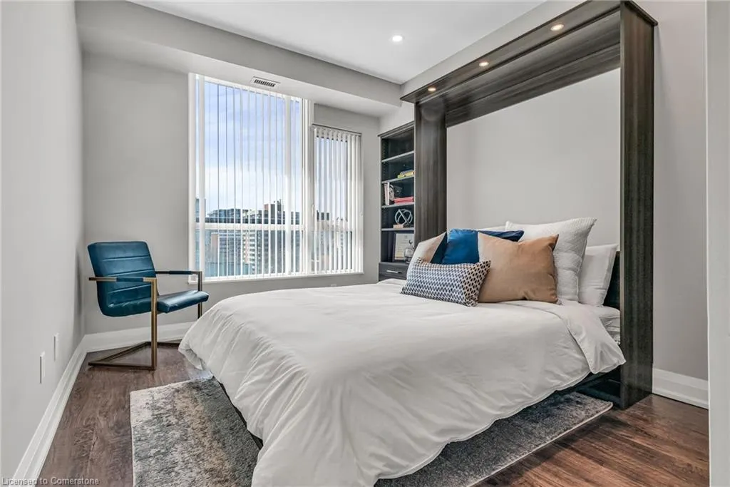 1 Hurontario Street, #609