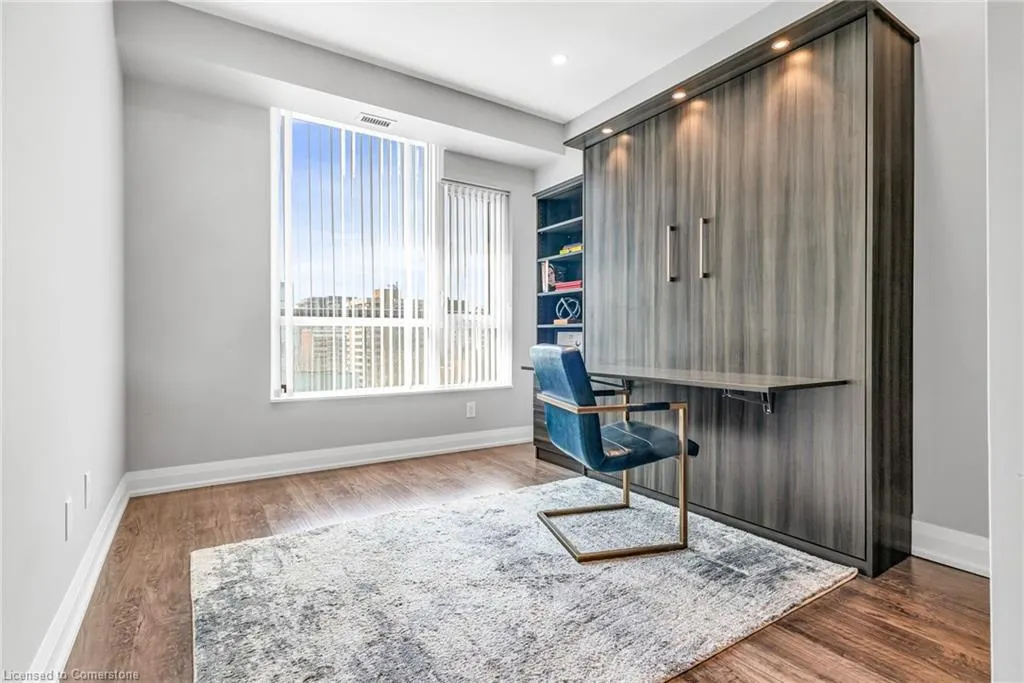 1 Hurontario Street, #609