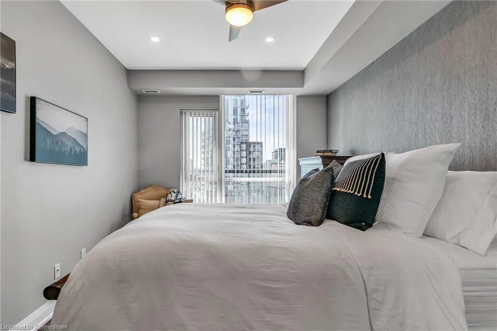 1 Hurontario Street, #609