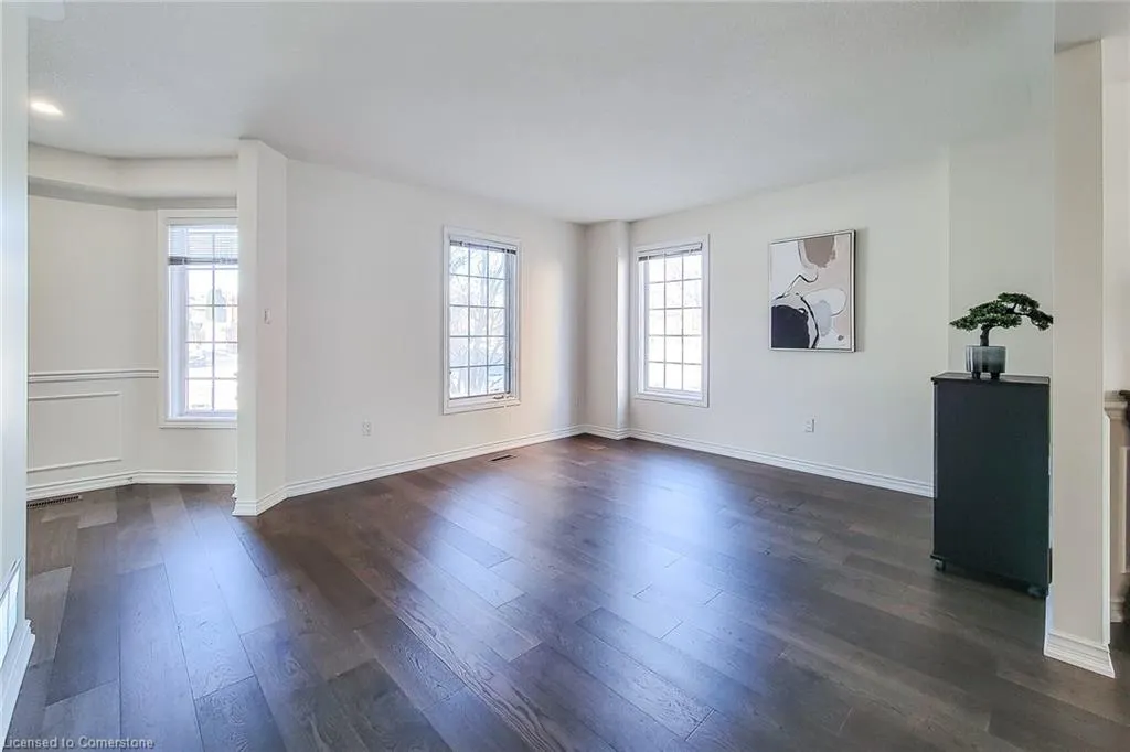 85 Meadowlands Boulevard