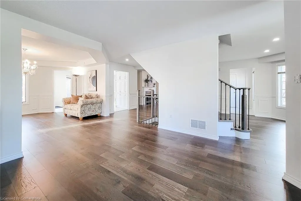 85 Meadowlands Boulevard
