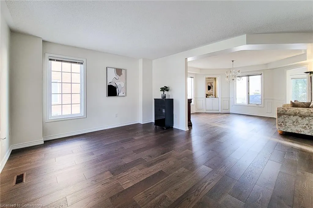 85 Meadowlands Boulevard