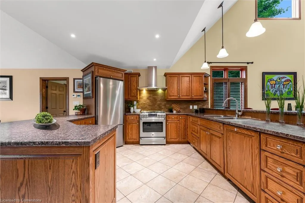 635 Millgrove Side Road