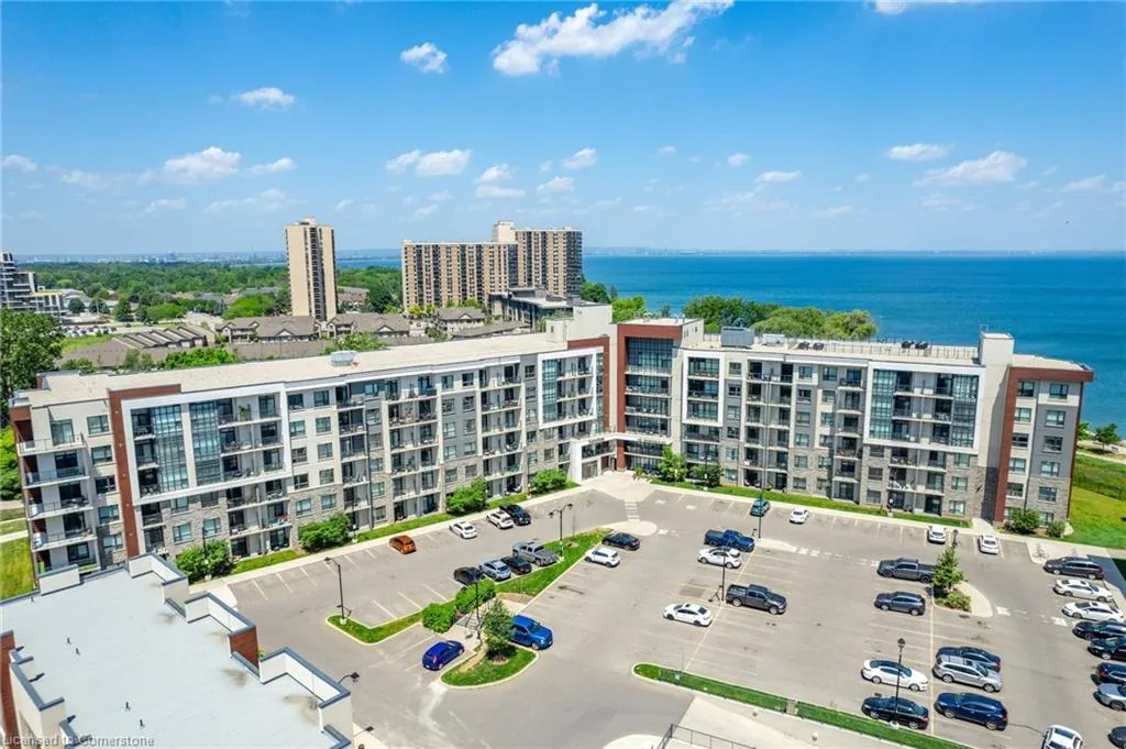 125 Shoreview Place, #422