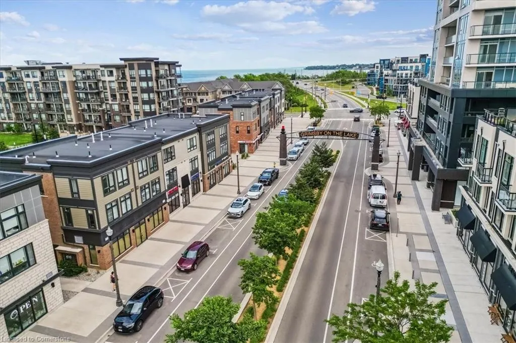 550 North Service Road, #806