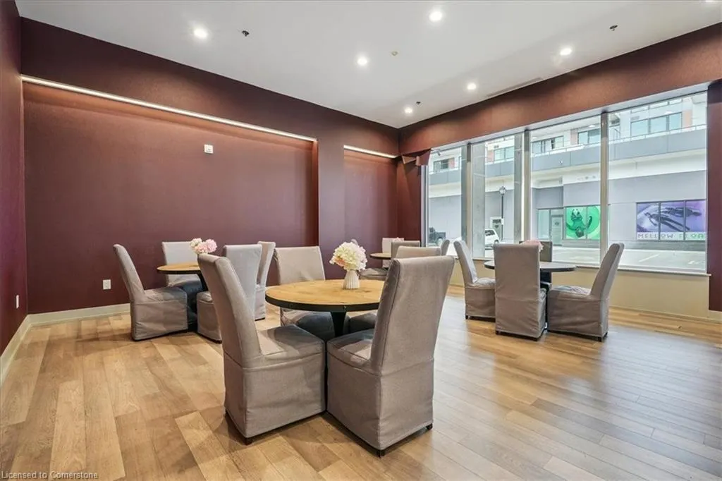 550 North Service Road, #806