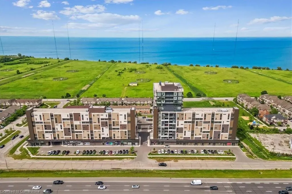 550 North Service Road, #806