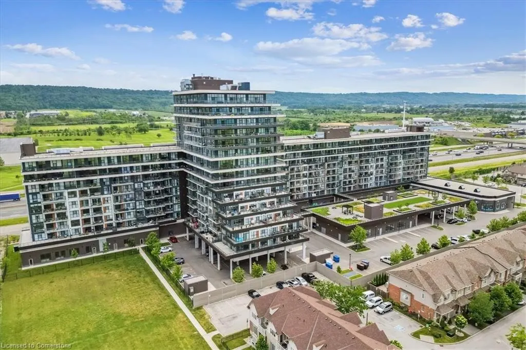 550 North Service Road, #806