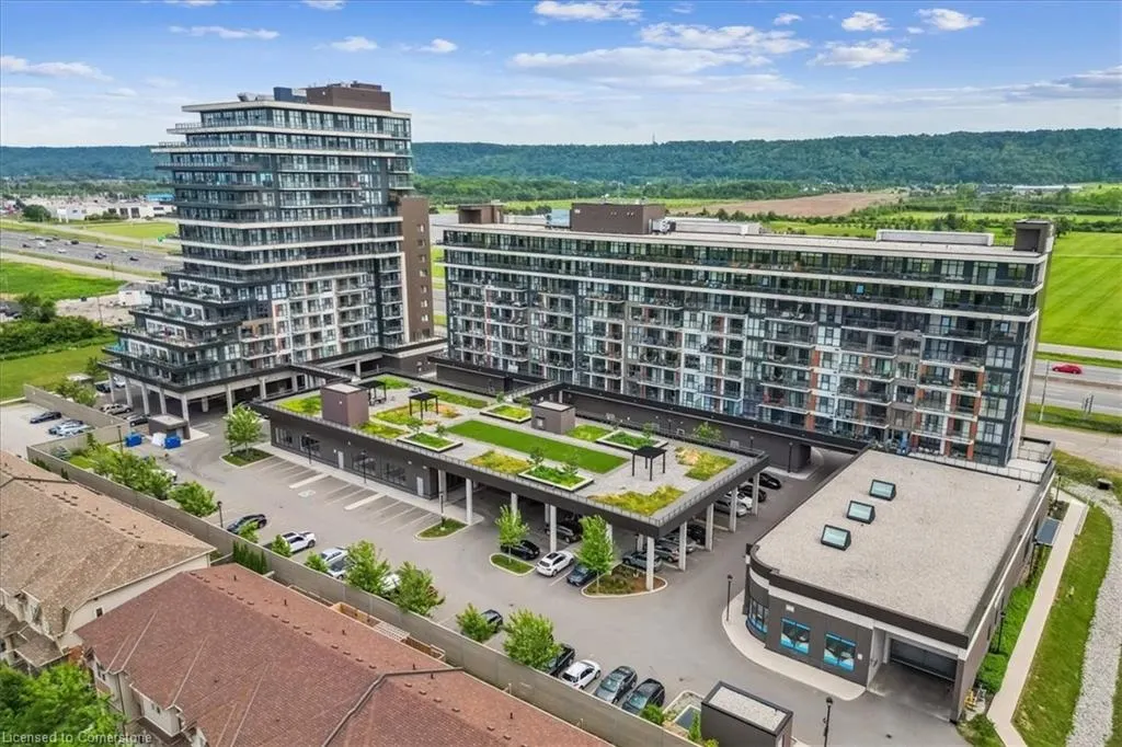 550 North Service Road, #806