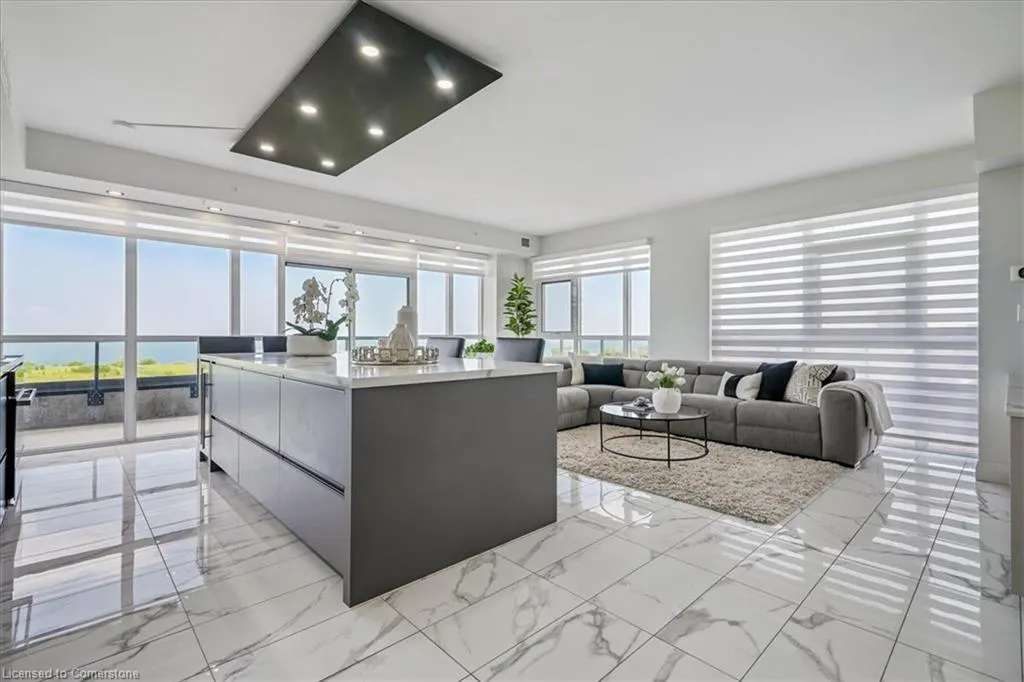550 North Service Road, #806