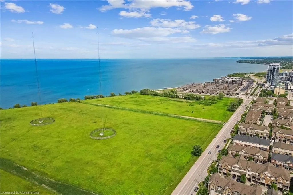 550 North Service Road, #806