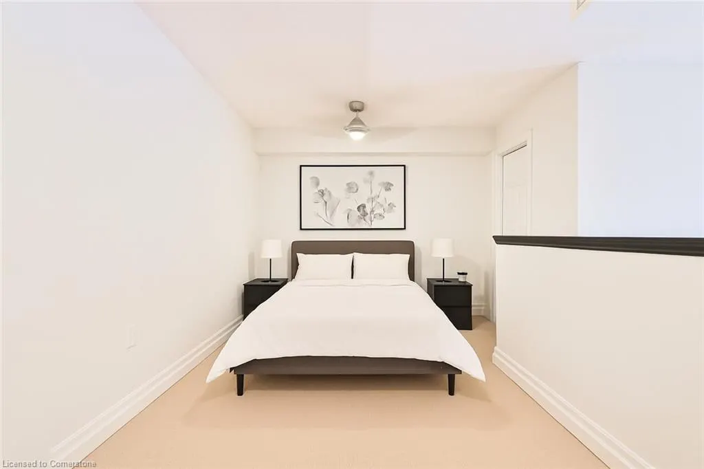 185 Robinson Street, #404