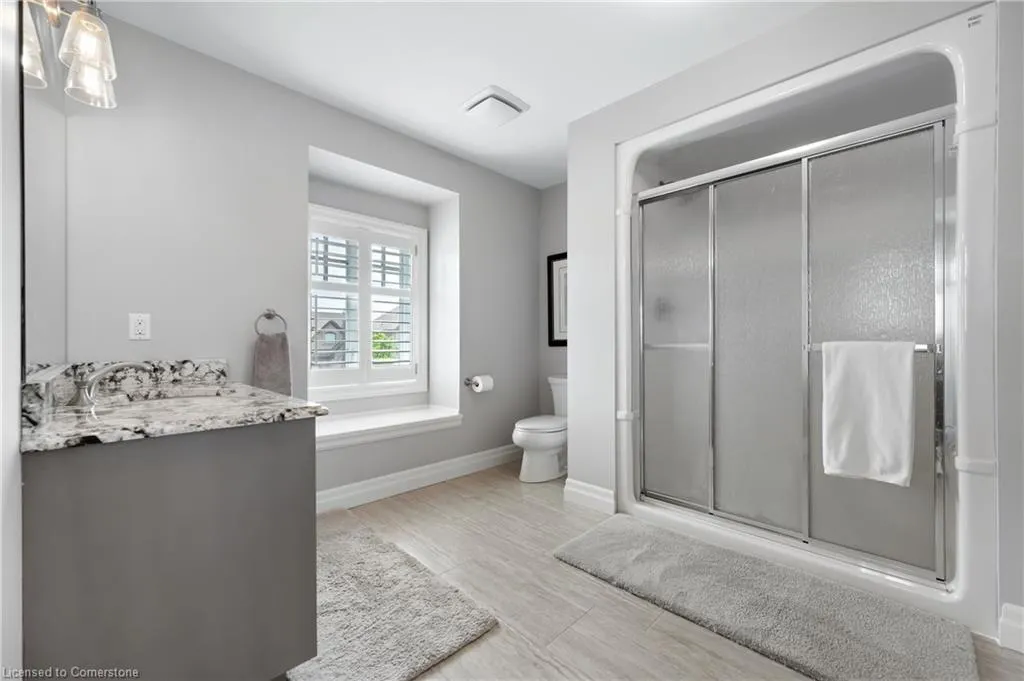 546 Manor Ridge Crescent