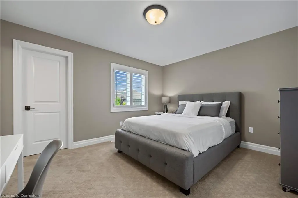546 Manor Ridge Crescent