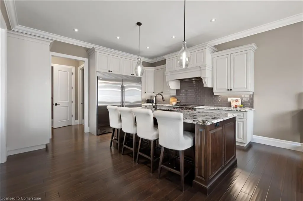 546 Manor Ridge Crescent