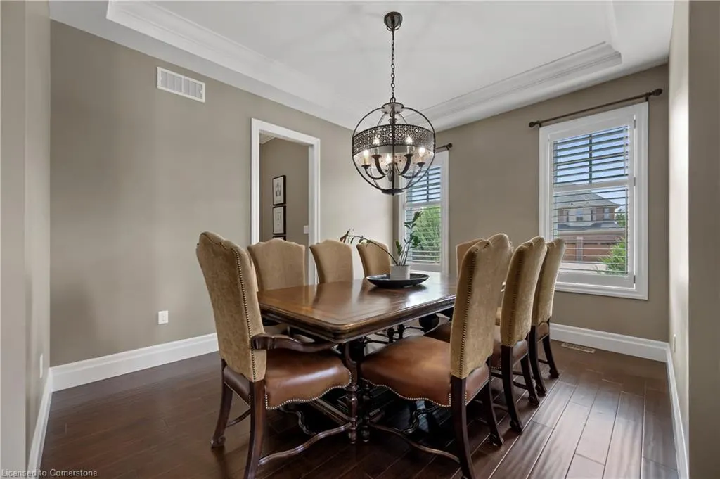 546 Manor Ridge Crescent