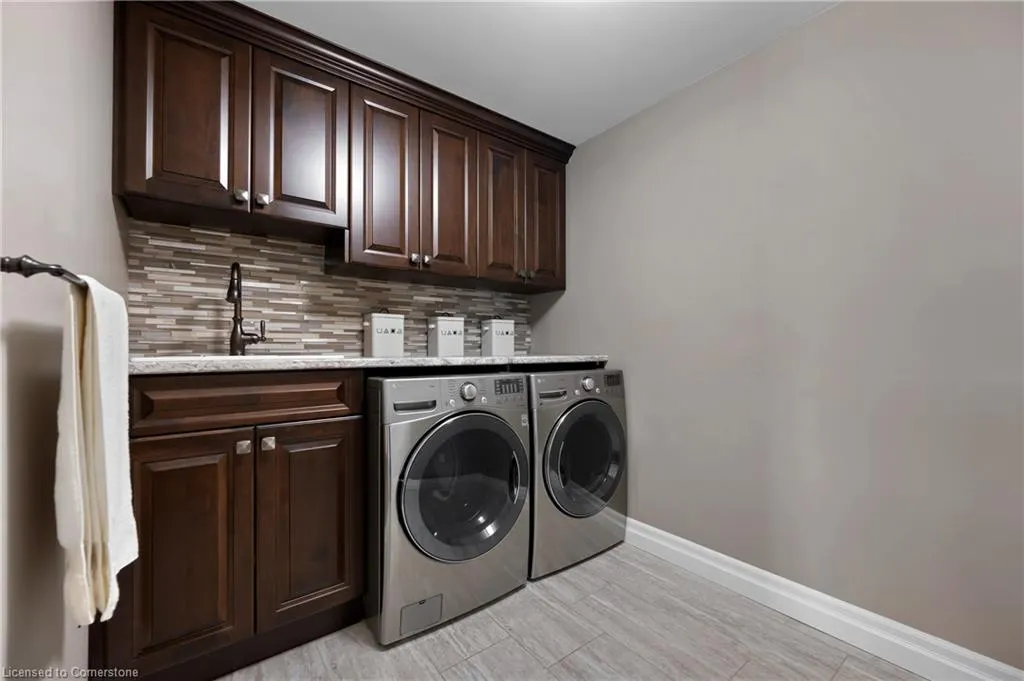 546 Manor Ridge Crescent