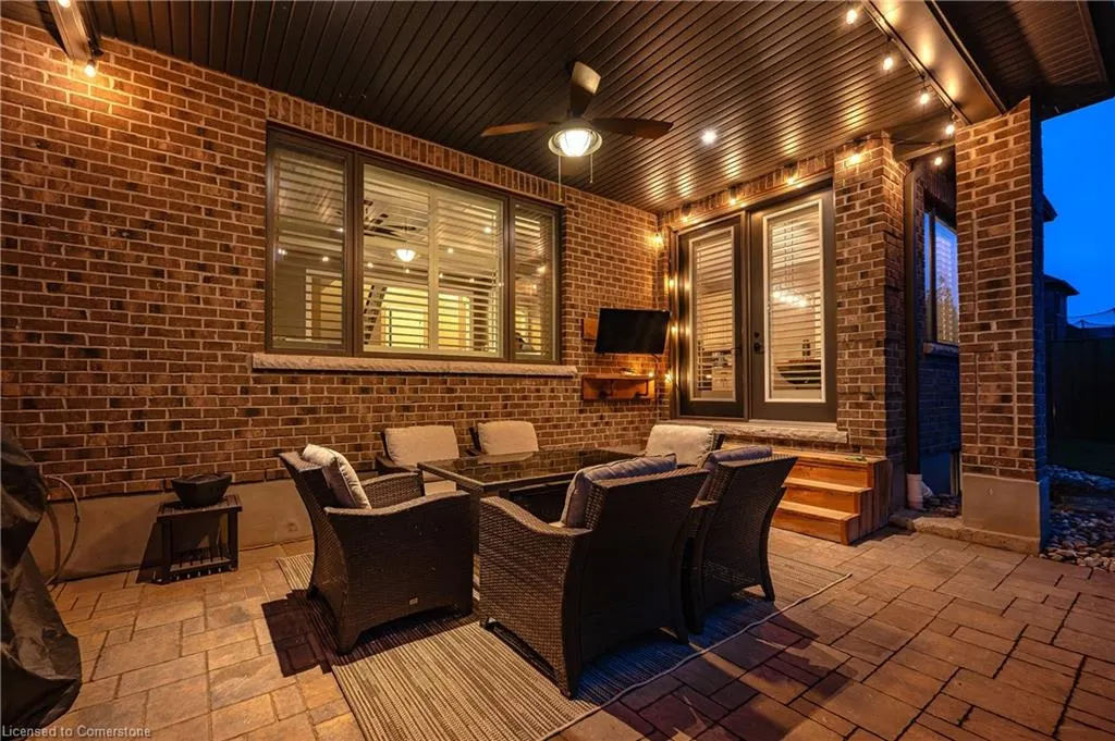 546 Manor Ridge Crescent