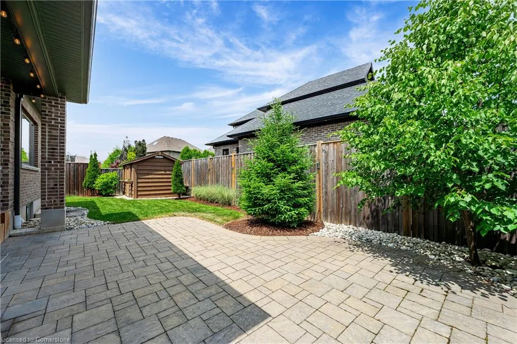 546 Manor Ridge Crescent