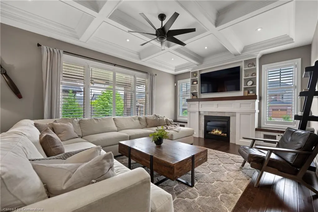 546 Manor Ridge Crescent