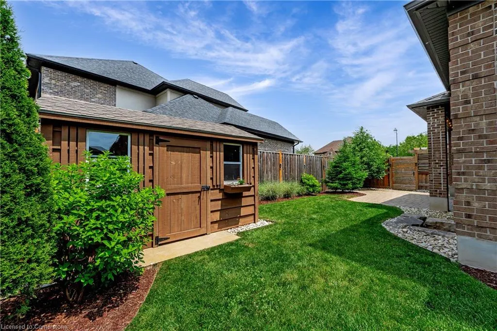 546 Manor Ridge Crescent