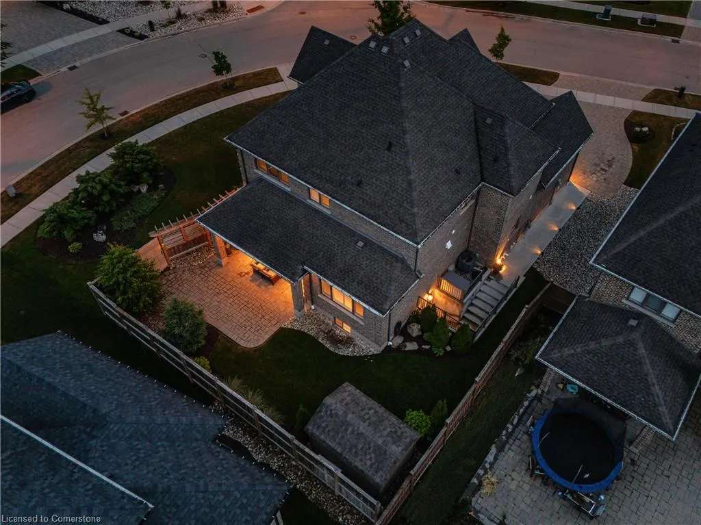 546 Manor Ridge Crescent