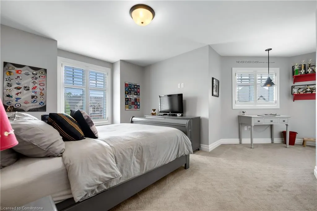 546 Manor Ridge Crescent
