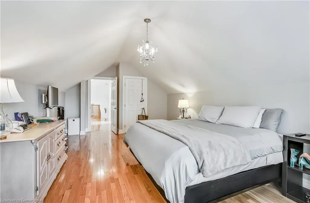 6431 Rockcliffe Estate