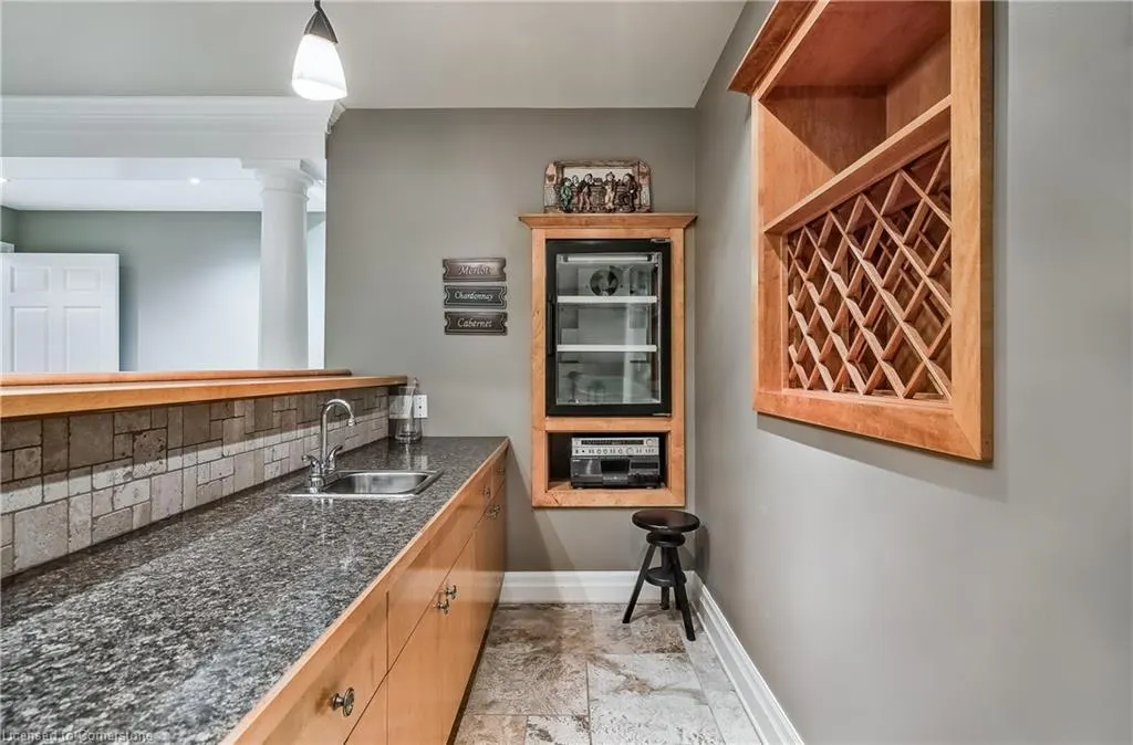 6431 Rockcliffe Estate