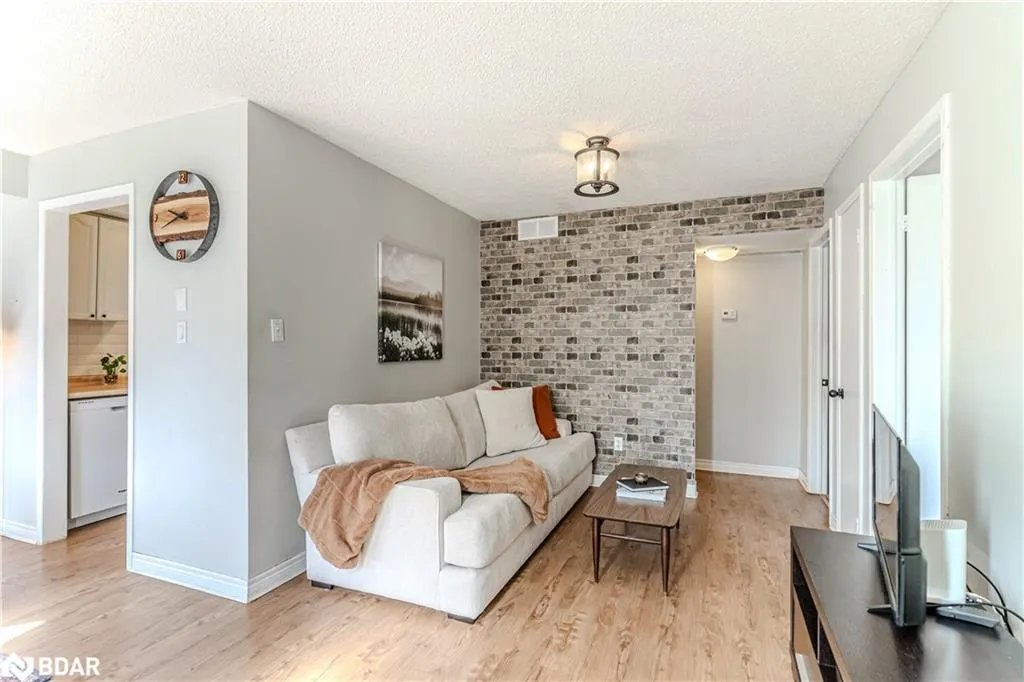 502 Essa Road, #15