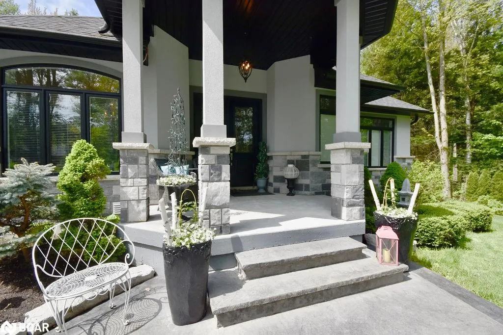 2 Sycamore Circle