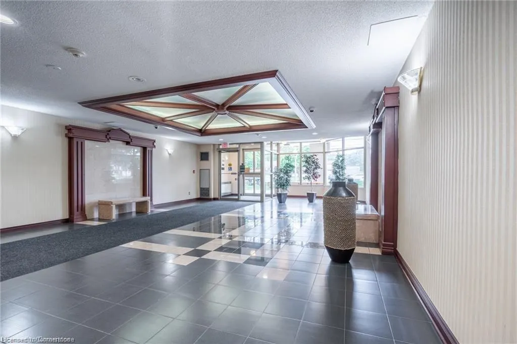 495 Highway 8, #404