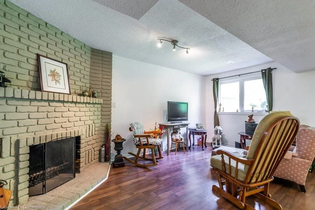 109 Wilson Street W, #14