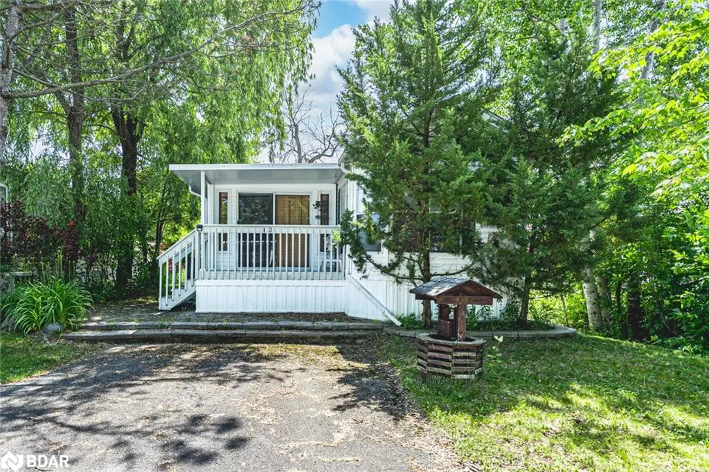13 Huron Circle