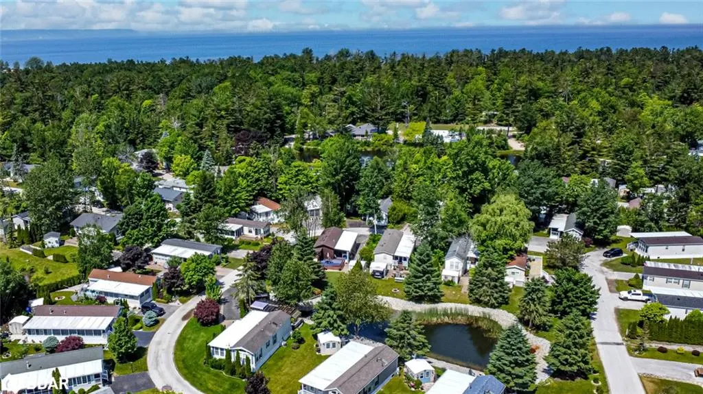 13 Huron Circle