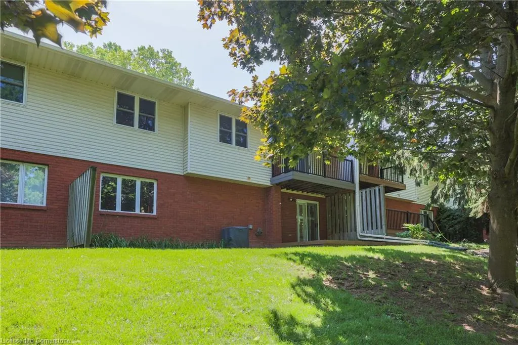 23 Robinson Street N