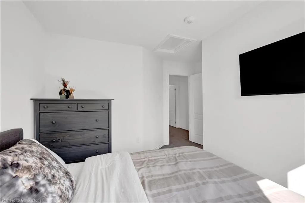 383 Dundas Street E, #26