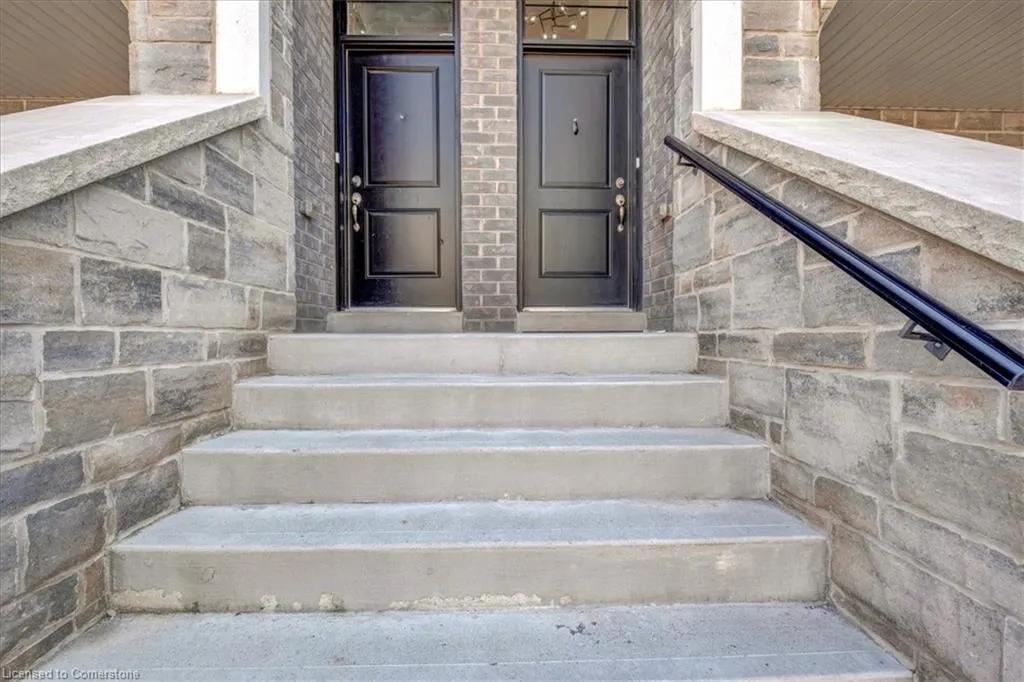 383 Dundas Street E, #26