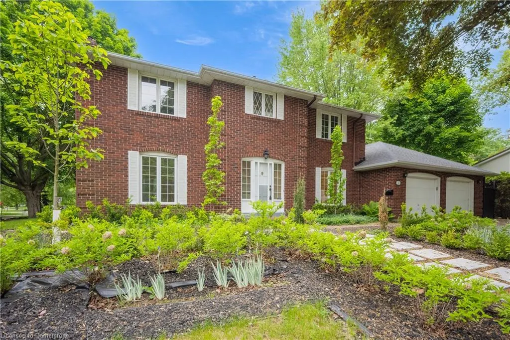 120 Castle Crescent