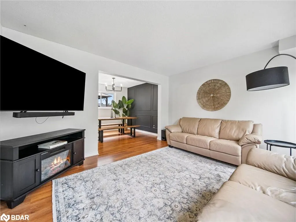 8 Darren Drive
