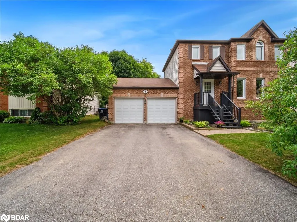 8 Darren Drive