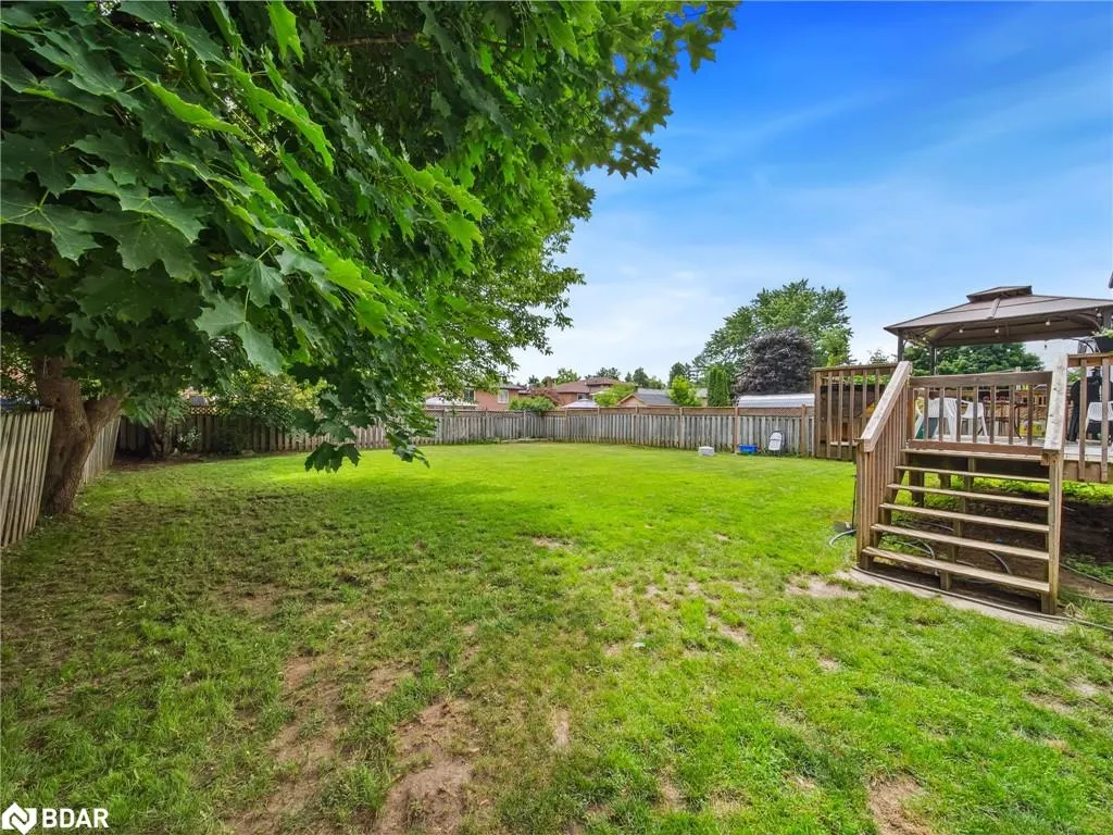 8 Darren Drive